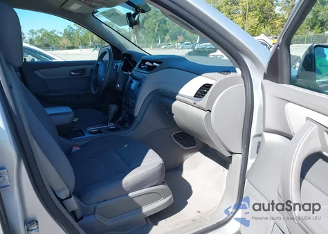 2017 Chevrolet Traverse Ls z USA, uszkodzony, nr VIN 1GNKRFED9HJ154197